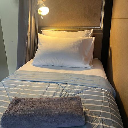 2Street Hostel (Adults Only) Surat Thani Bagian luar foto